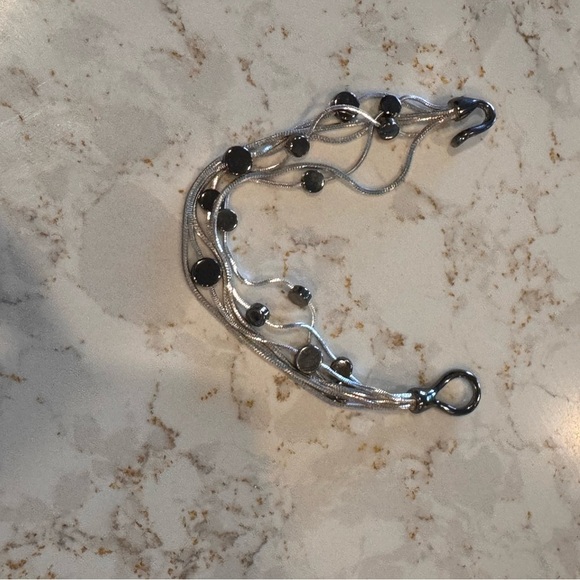 Elegant Silver and Black Beads Bracelet - Picture 6 of 8